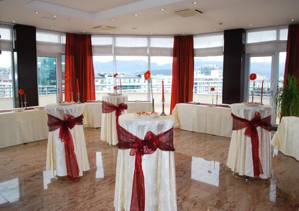 Aparthotel Premier Podgorica Restaurante foto